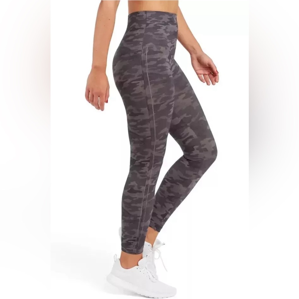 NEW Spanx Seamless High Rise Camo Leggings Size L